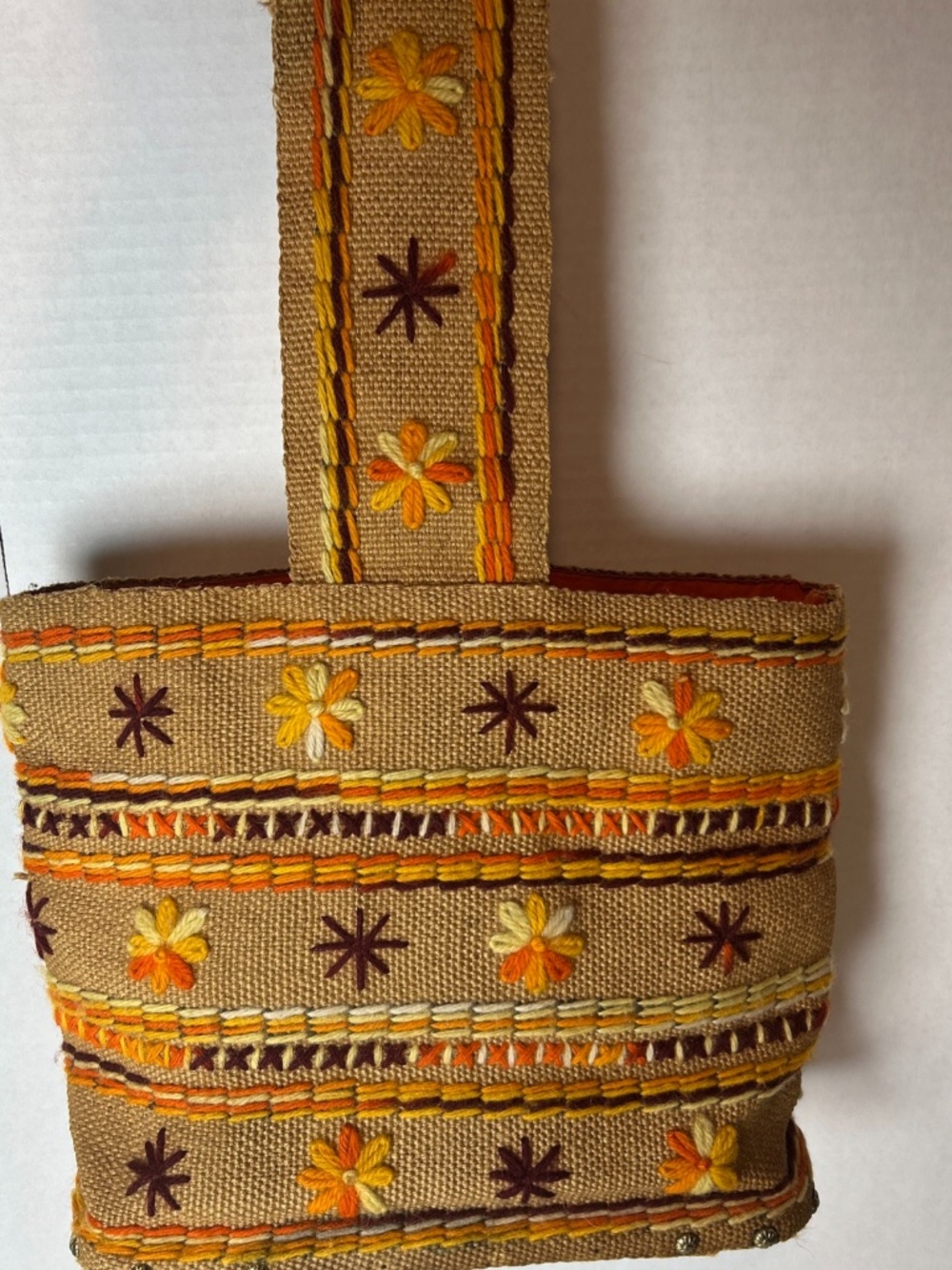 VTG Crewel Jute Linen Embroidered Fabric & Wood Base Tote Hand Bag Boho Folk
